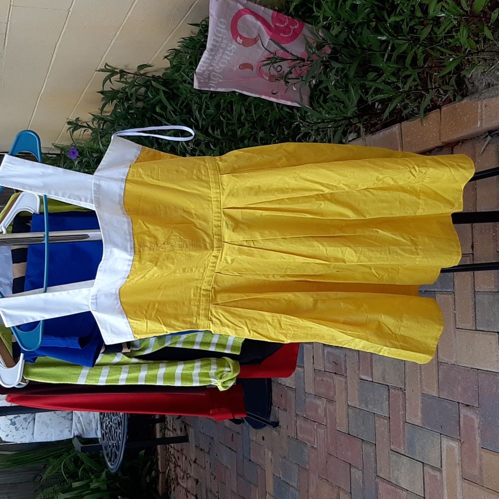Gap yellow and white pinup dress